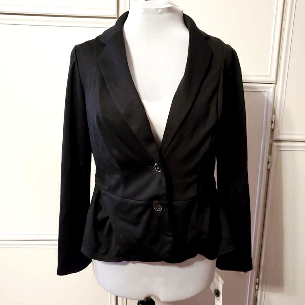 Elle Black Tie Style 2-button Blazer